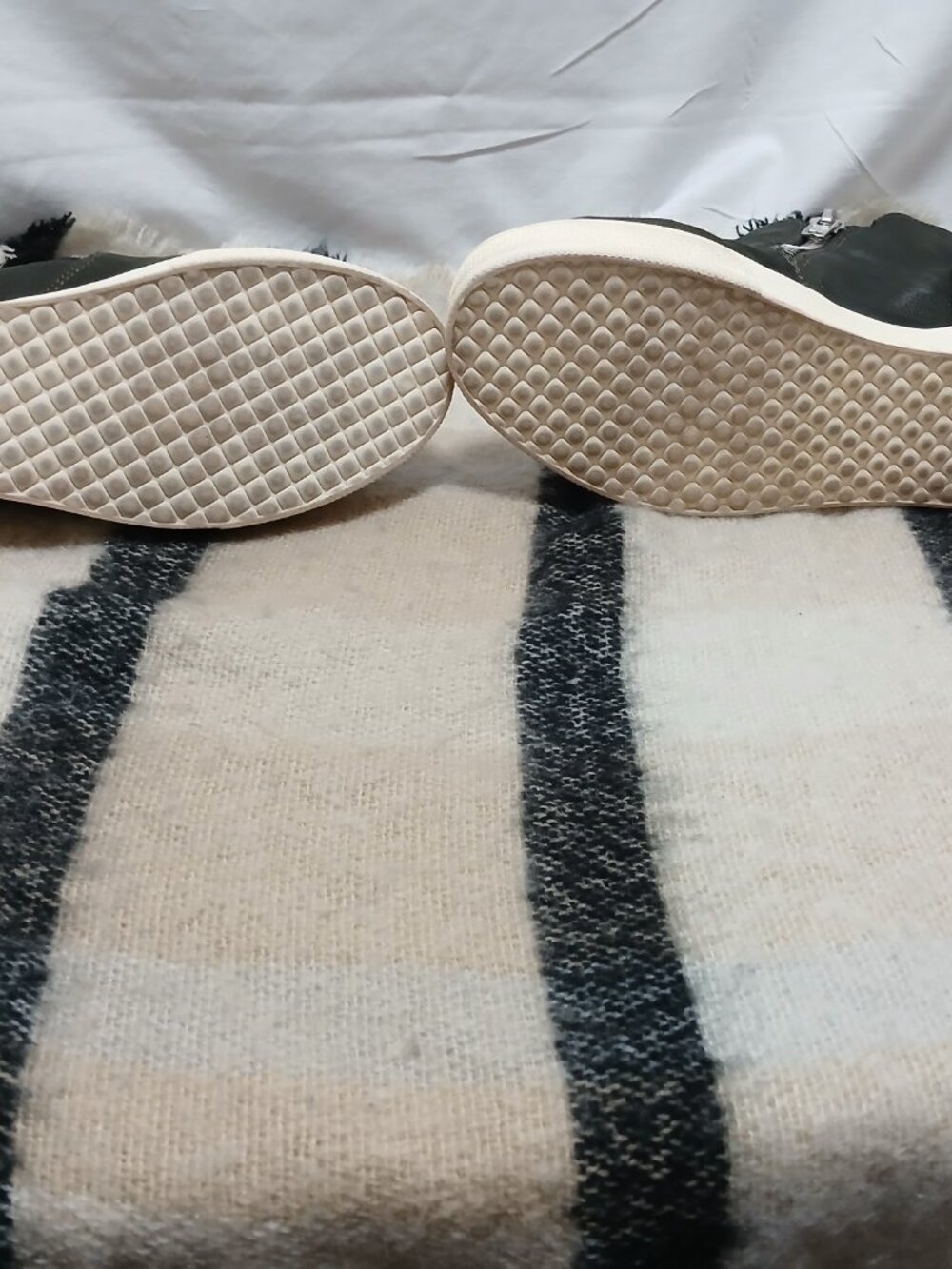 Steve Madden Camo High‑Top Zip Sneakers • Women’s 7.5 - Picture 4 of 7